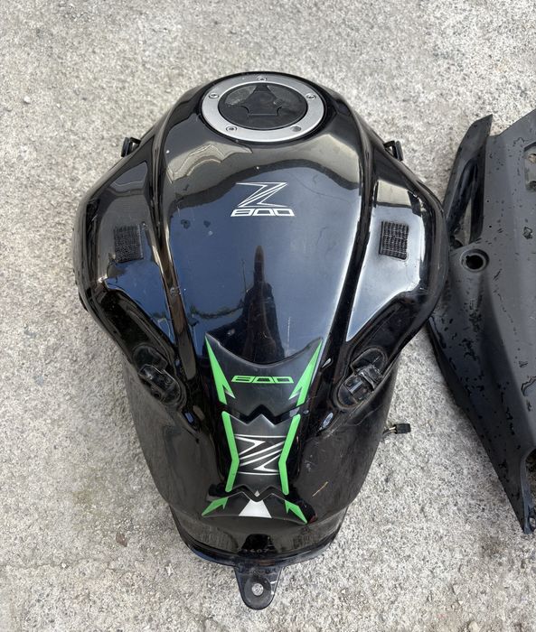 Kawasaki Z800 части