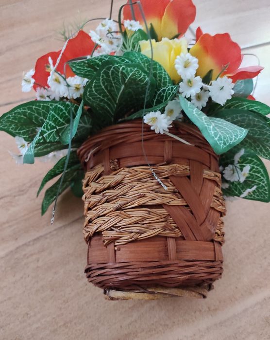 Cos cu flori artificiale 30 cm