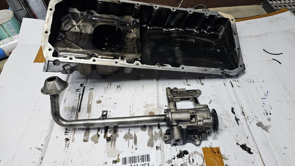 Картер с маслена помпа за бмв е39 bmw e39 karter maslena pompa