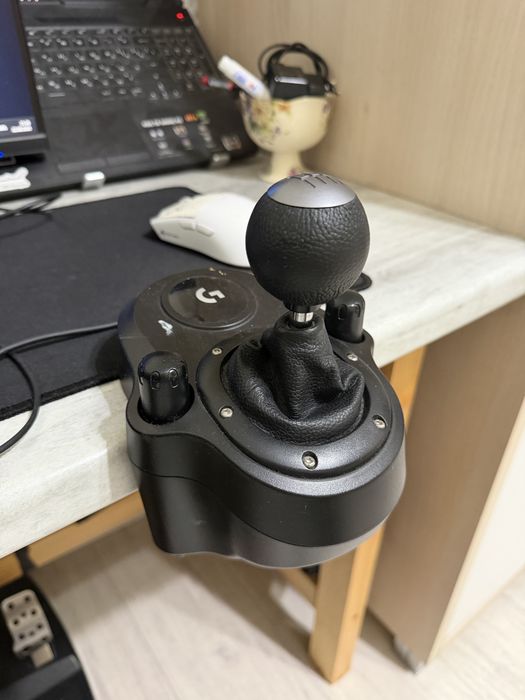 Продам руль G923 Logitech