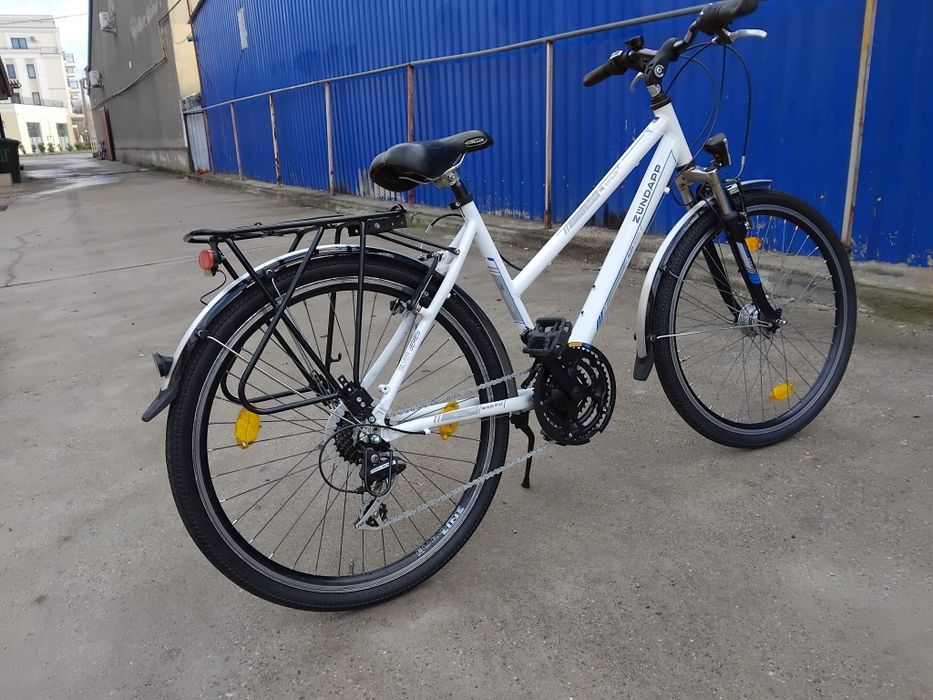 Vând bicicleta din aluminiu pentru damă