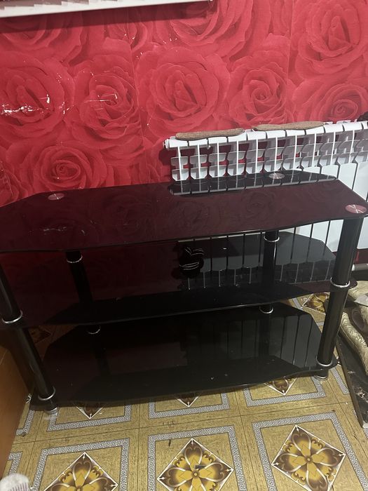 Подставка под телевизор в идеальном состояние