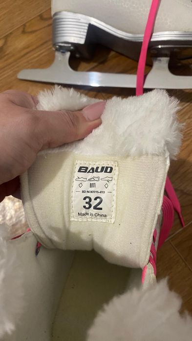 Продам коньки бу