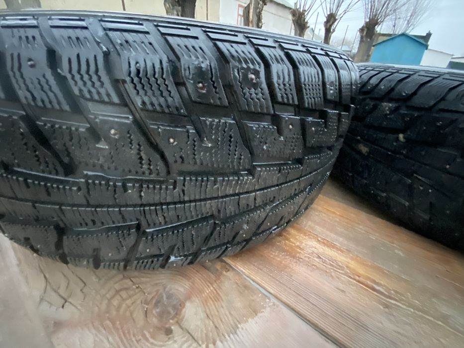 Продам диски с шинами от Land Cruiser 200 R20