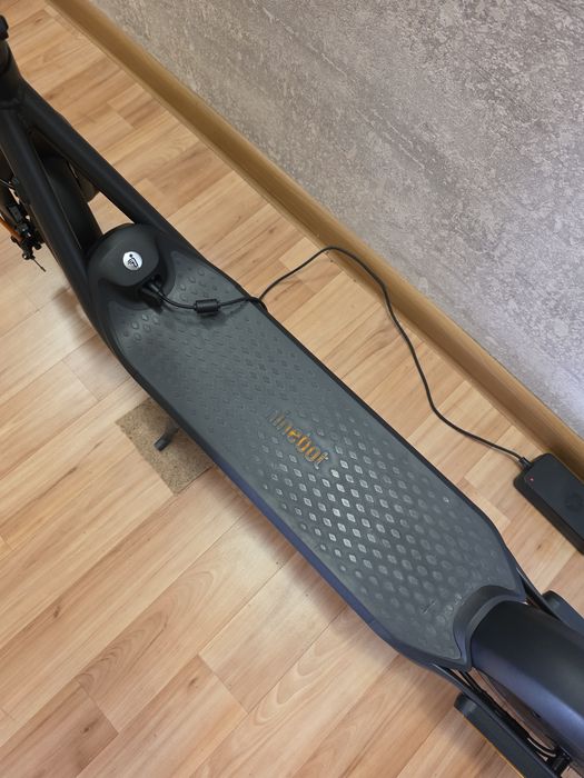 Самокат Ninebot F2 Plus