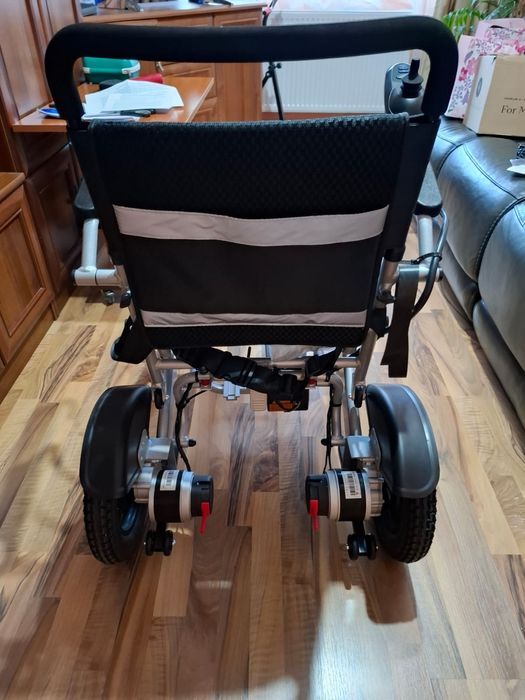 Scaun cu rotile electric