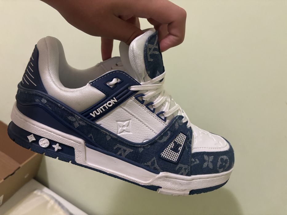 Louis Vutton Trainers Blue 44