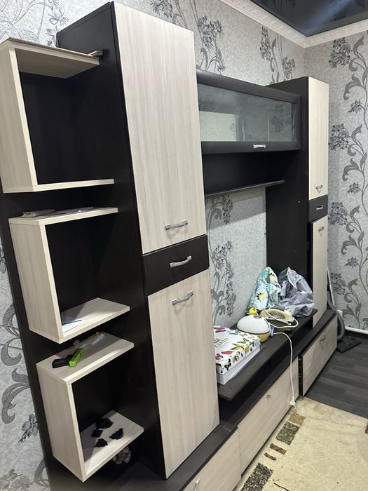 Сервант продам хороший качественный