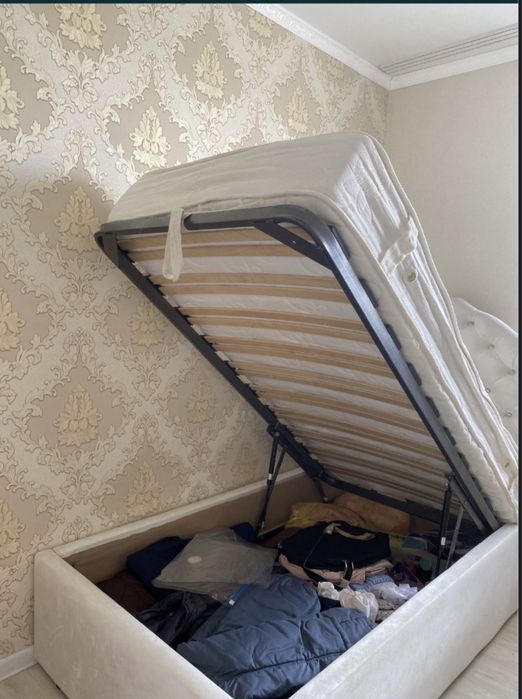 Кровать 90 на 180 см  продам