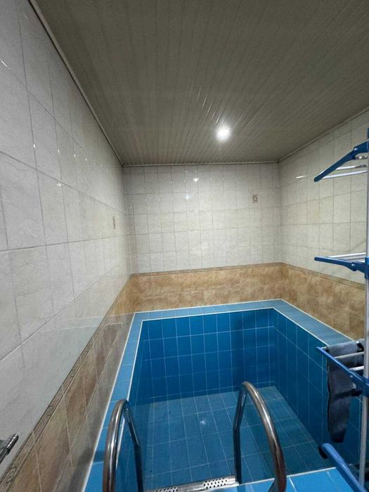 Куйлюк продается земля 4.5 сот, Дом 2.5, 7 спальных, Бассейн + Сауна