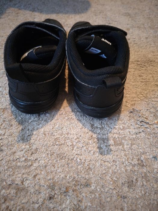 Маратонки Nike 26номер