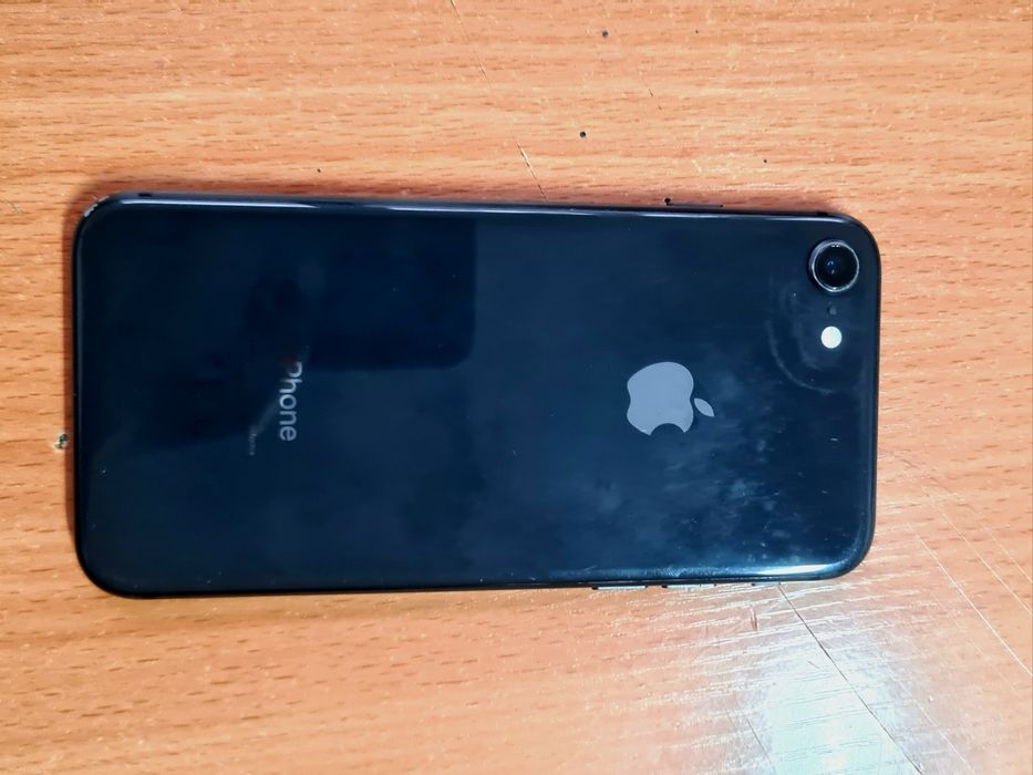 Iphone 8 64 gb. .