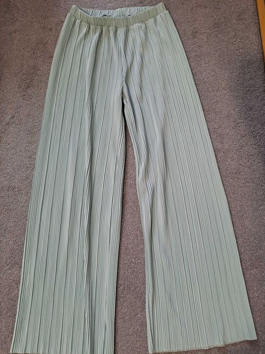 Pantaloni moderni ,  noi, marimea S