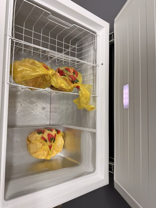 Продам большой морозильрик