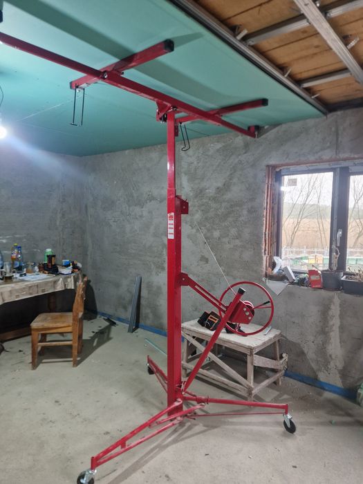 Macara ridicat rigips