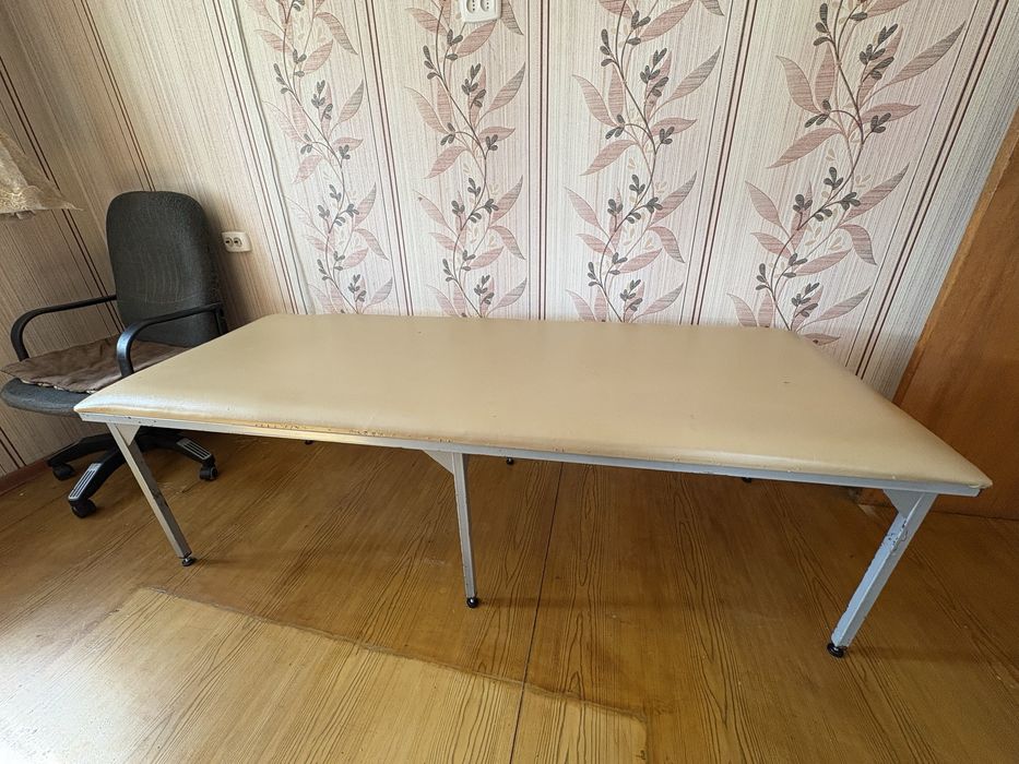 продам кушетку и стул