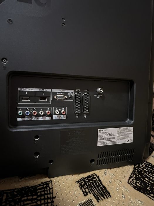 Vând televizor LG