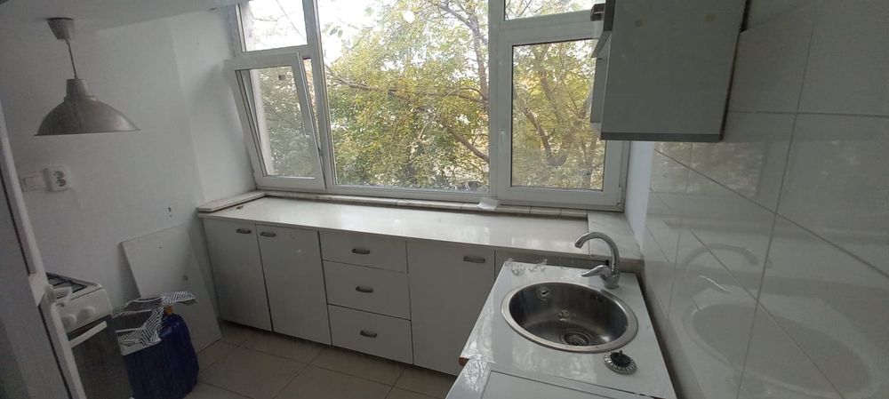 Închiriez apartament