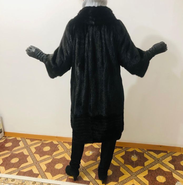 Продам норковую шубу