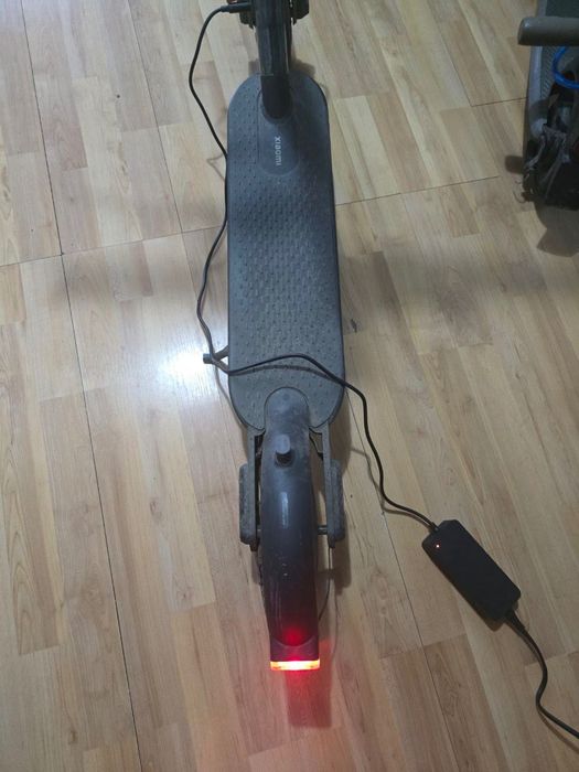 Электросамокат Xiaomi Mi Electric Scooter 3 Lite черный (б/у).