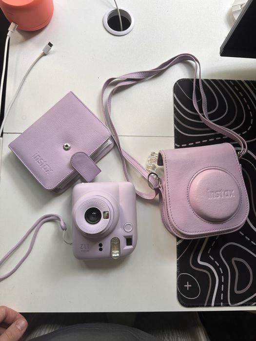 Продам instax 12 mini
