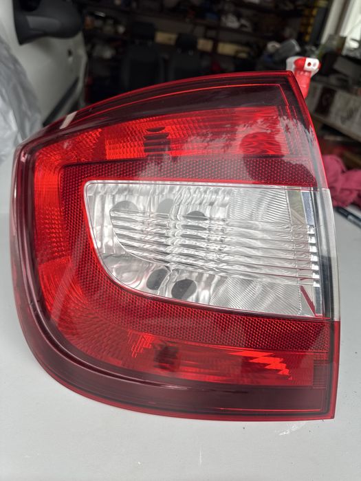 Stop stanga Skoda Rapid 5jh945095a