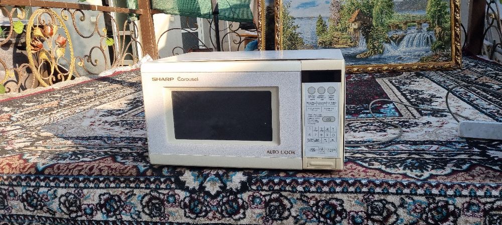 Mikrovolnovka sharp