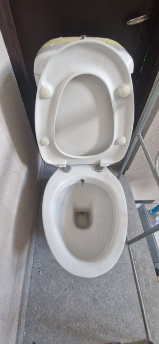 Тоалетна чиния, моноблок с биде. Нова!