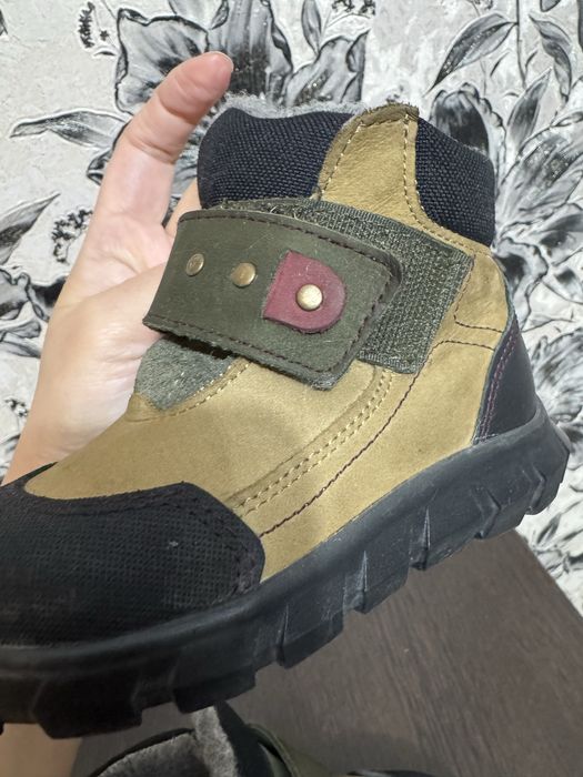 Продам супер ботинки 24 р