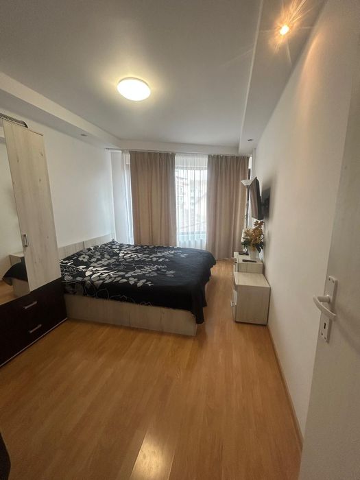 Vând apartament ultra central cu 3 camere  etaj 2