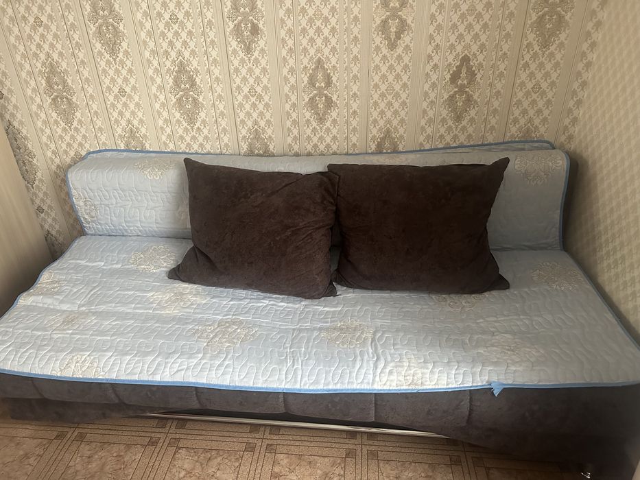 Продам диван торг есть