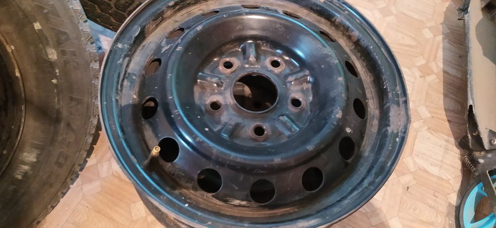 продам зима шины и штампованные