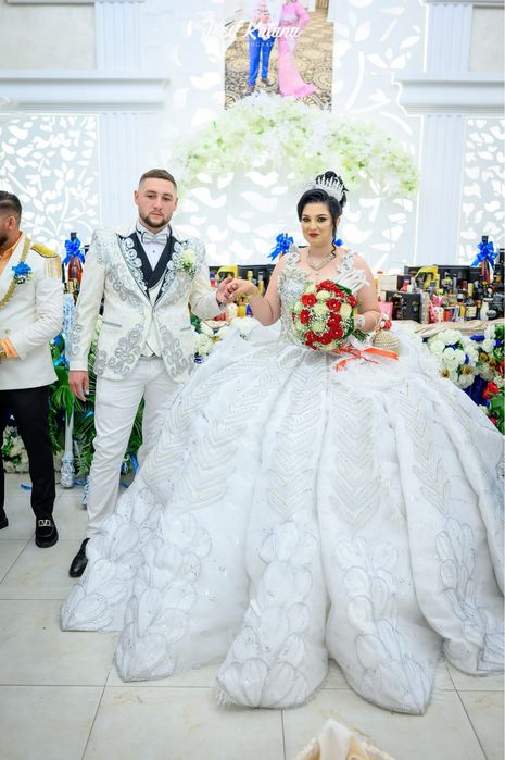 Vand rochie de mireasa