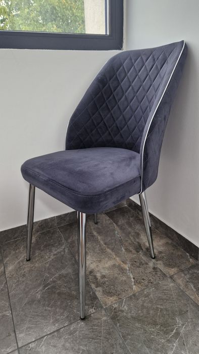 Scaune catifea gri inchis