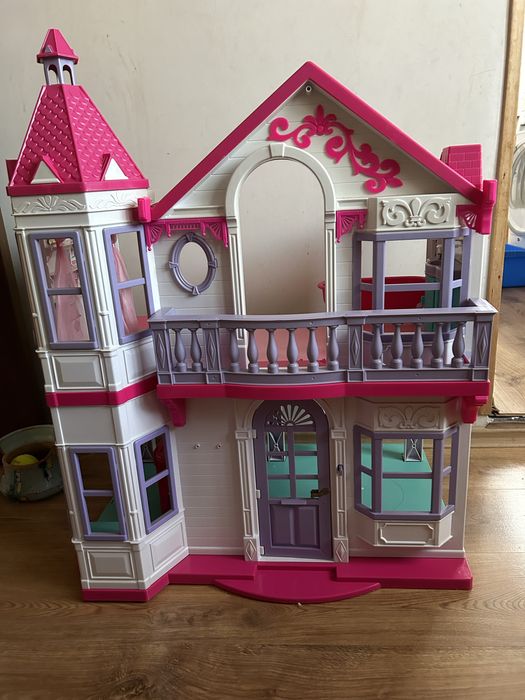 Къща за кукли, гримьорна, кукли, пъзели, игри
