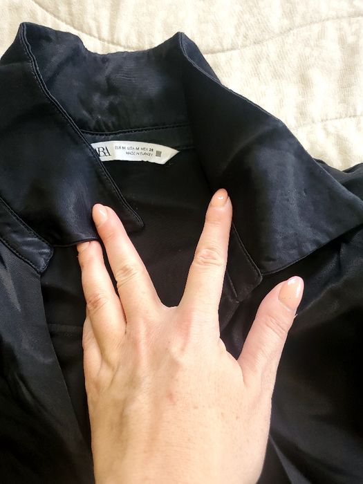 Дамска къса сатенена риза zara