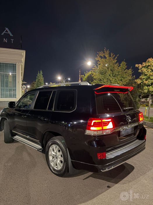 Toyota Land Cruiser 200