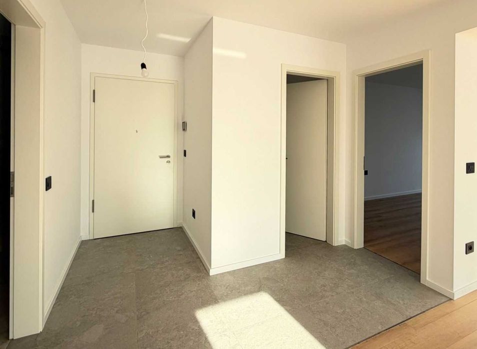 Kasper vânzare apartament de lux 2 camere nelocuit vedere libera spre Tâmpa