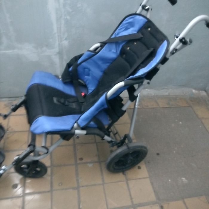 Коляска инвалидную