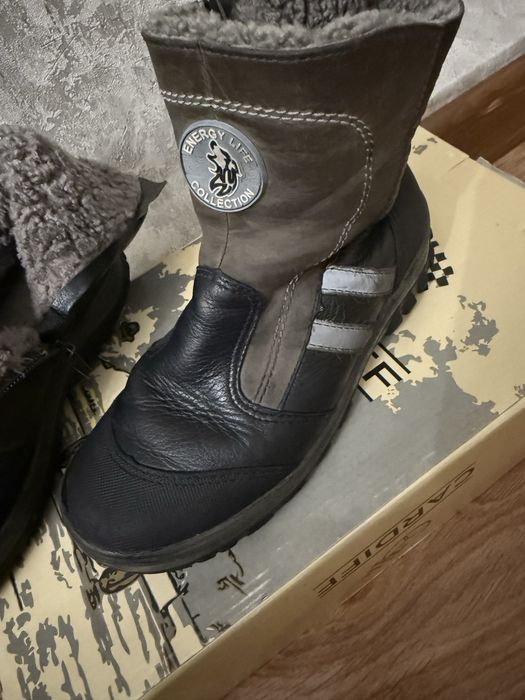 Продам зимнию обувь на мальчика