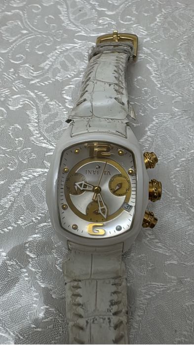 Часы женские бренд Швейцарскии INVICTA LUPAH