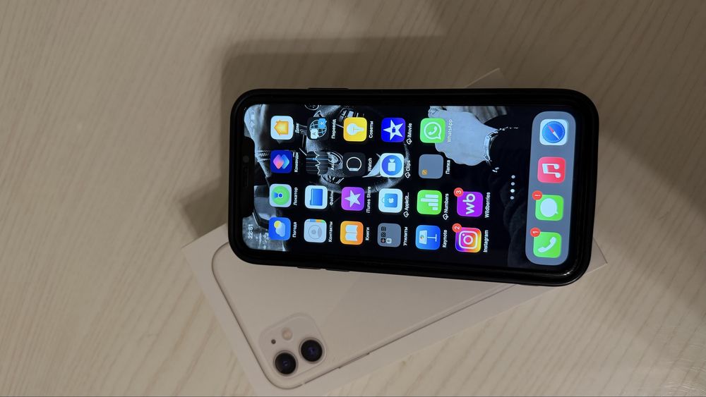 Продам iPhone 11 128 GB White
