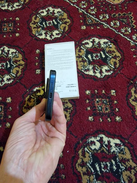 Iphone 15 Pro Max. 256GB Emkost 85%  Ayol kishi ishlatgan xolati idyol