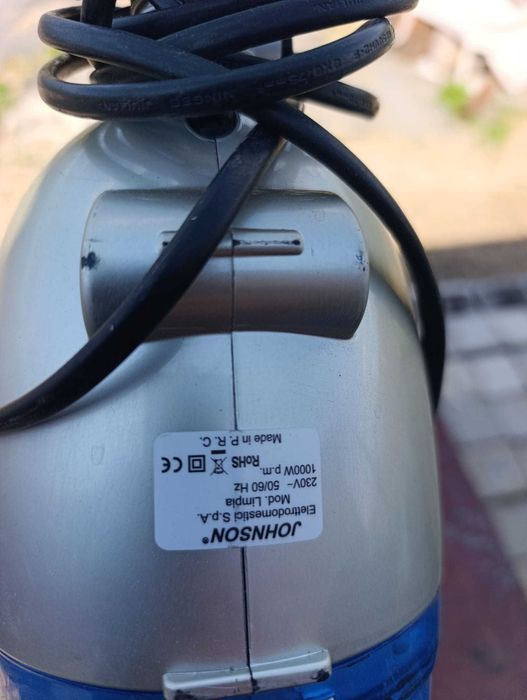 Aspirator vertical Johnson Limpia – ușor, compact, ieftin