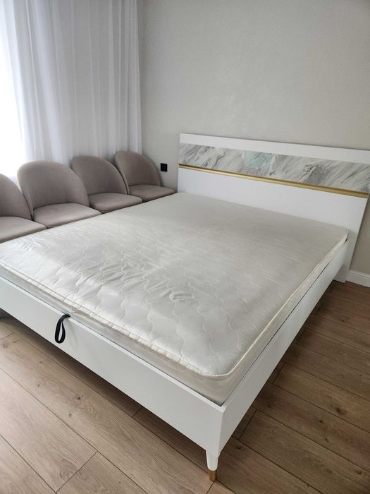 Кровать двухспальняя