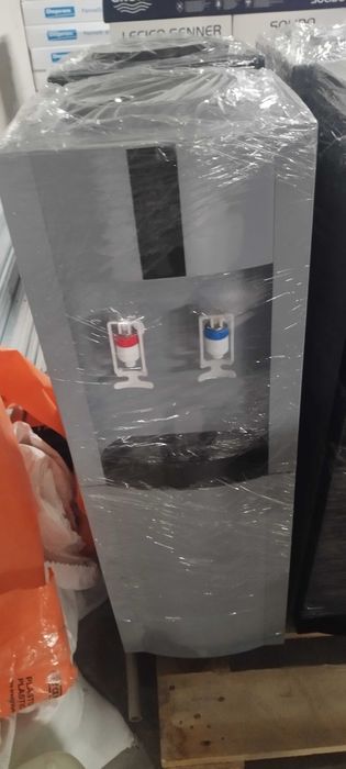 Диспенсър за вода