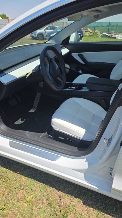 Flota Uber Bolt oferim auto electrica Tesla, chirie sau ramanere