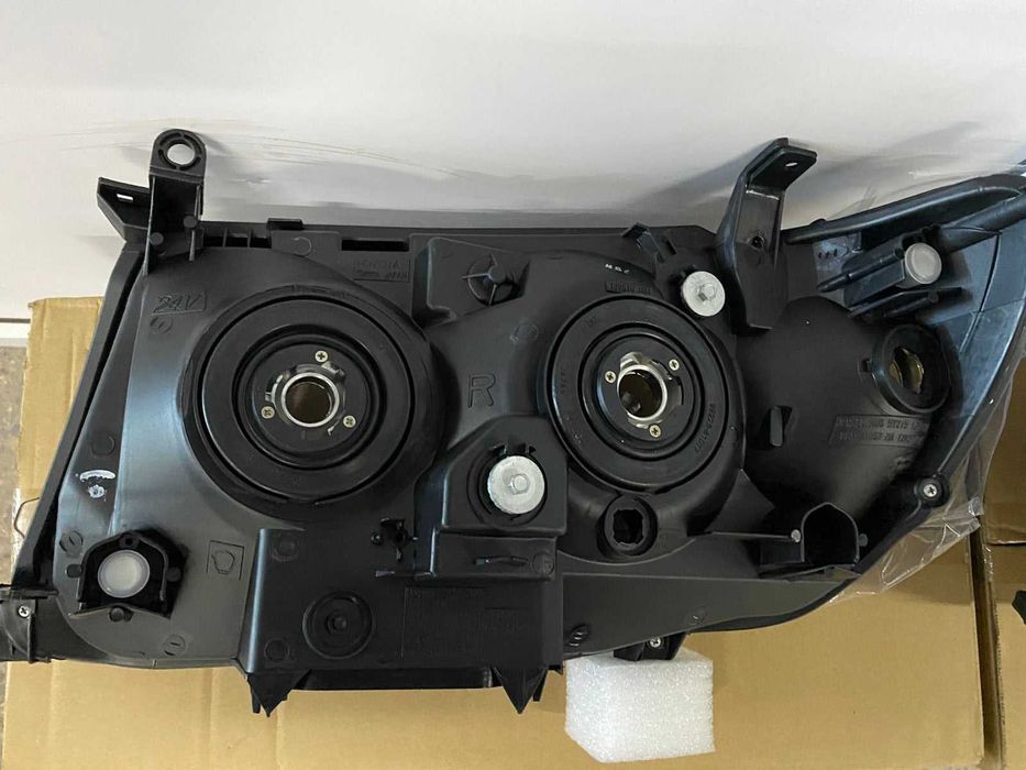 Фара для Toyota Land Cruiser 100