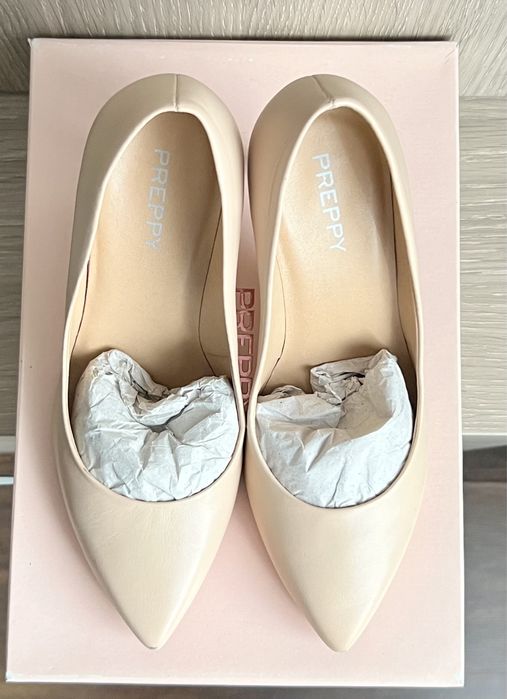 Туфли бежевые 36 размер