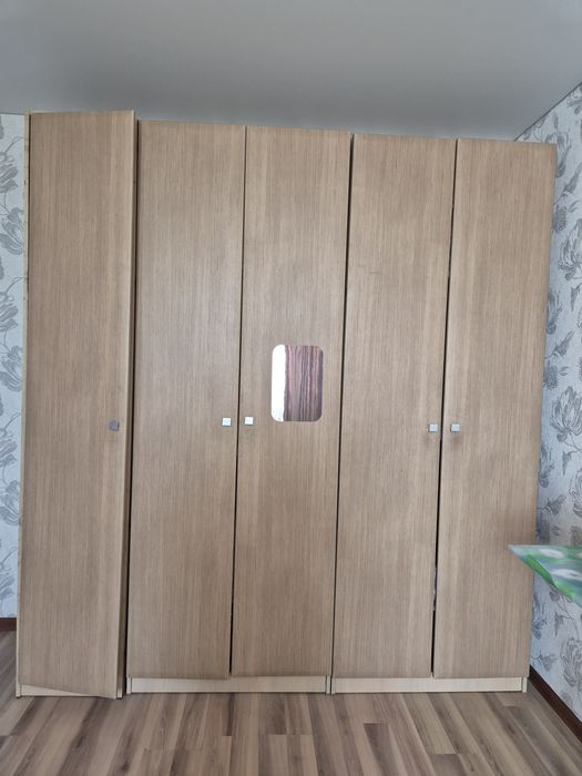 Продам шкаф 3 секции